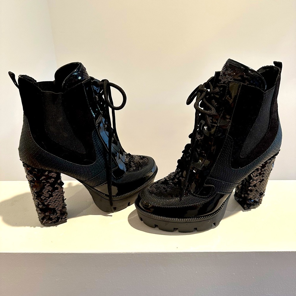 Cape Robin platform sequin boots size 8